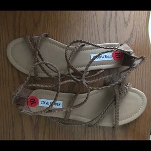 Steve Madden Strappy Flat sandals